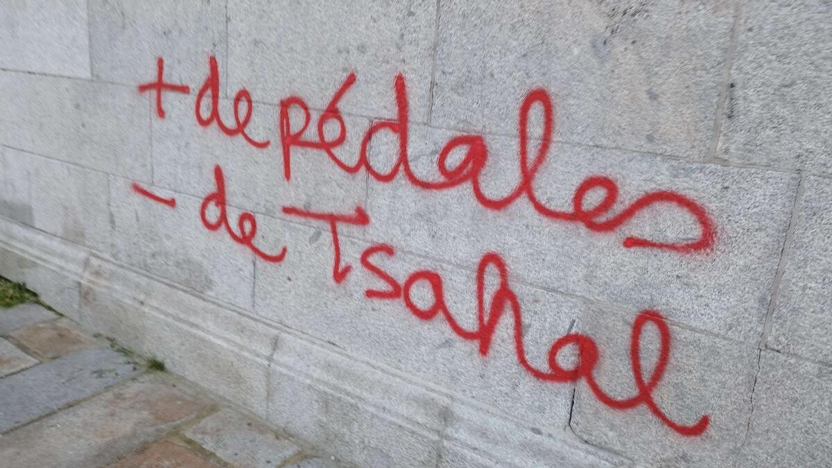 Tag sur un mur "Plus de pédales moins de Tsahal"